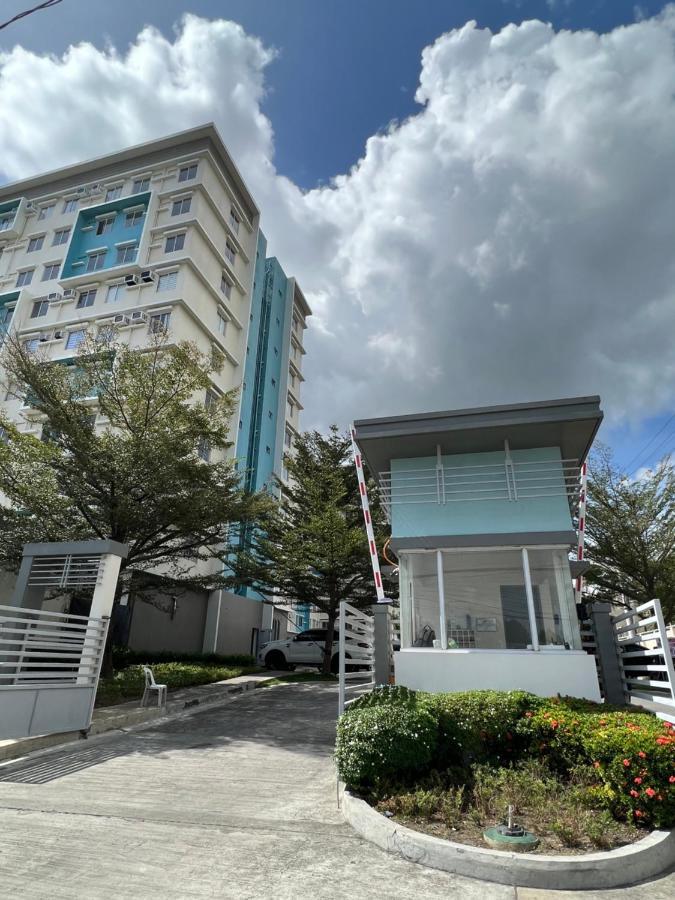City Center - Front Of Iloilo Esplanade 2Br Condo Экстерьер фото
