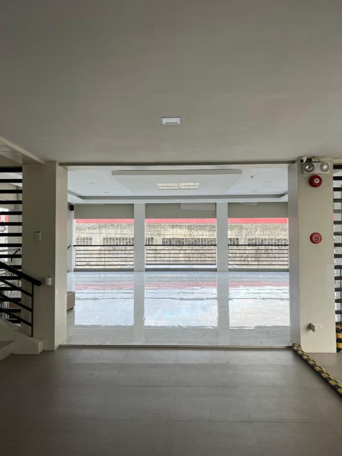 City Center - Front Of Iloilo Esplanade 2Br Condo Экстерьер фото